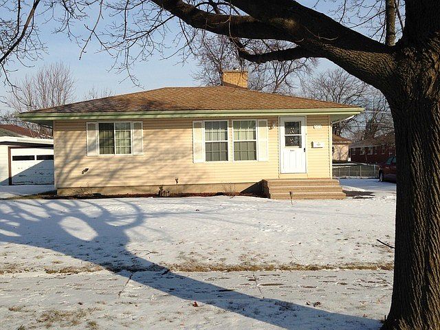 1st image of 2414 Marshall Pkwy