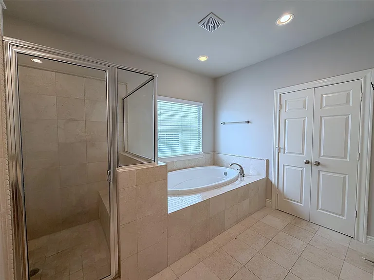 2612 Edgefield Lakes Dr — Photo 28
