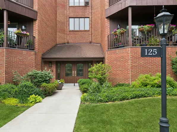 125 Boardwalk Pl Unit 201, Park Ridge, IL 60068