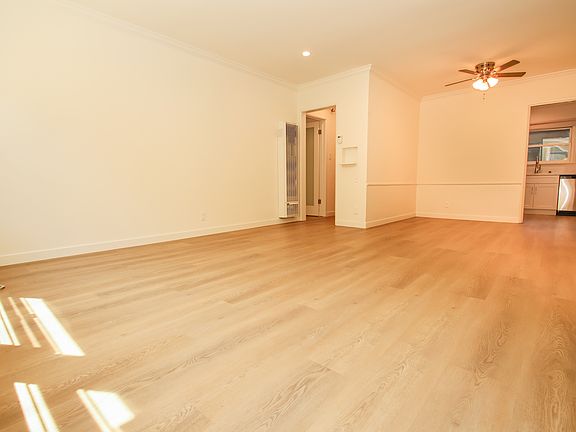 4th image of 4872 Tujunga Ave #4872