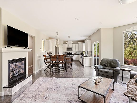 3rd image of 4007 W Shawnee Ln