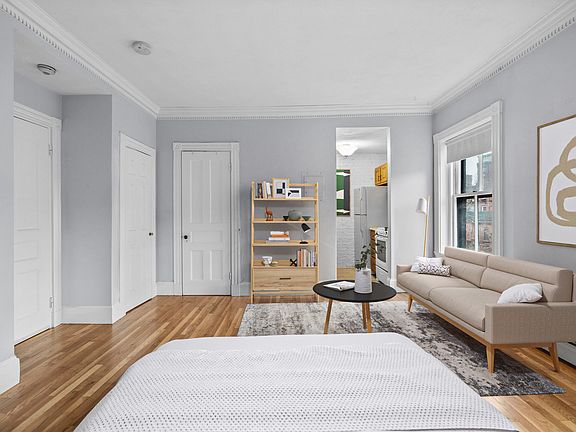3rd image of 439 Marlborough St APT 32