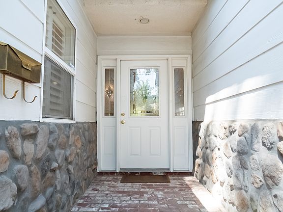 4th image of 22131 Costanso St