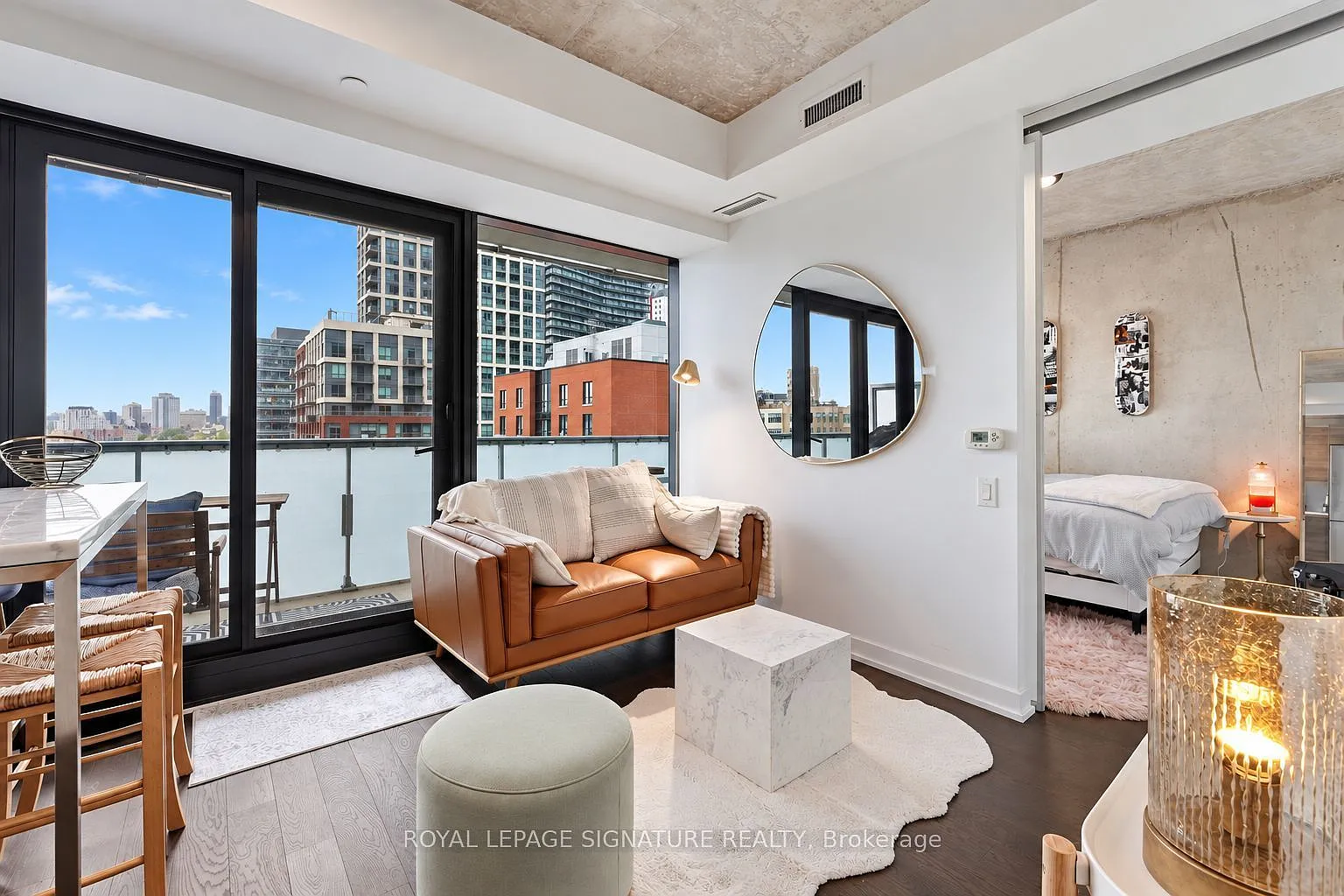 King Charlotte Condos — Photo 1
