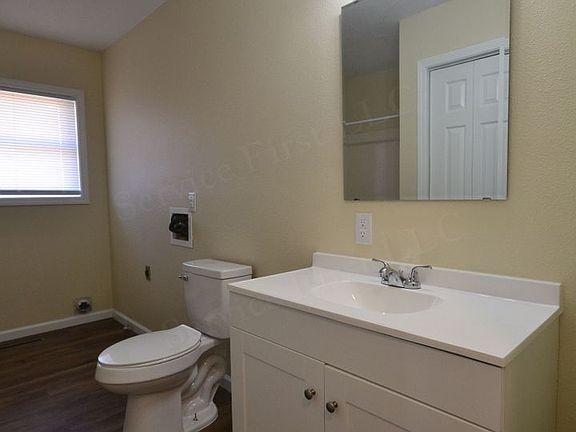 4th image of 402-404 E 17th St #402