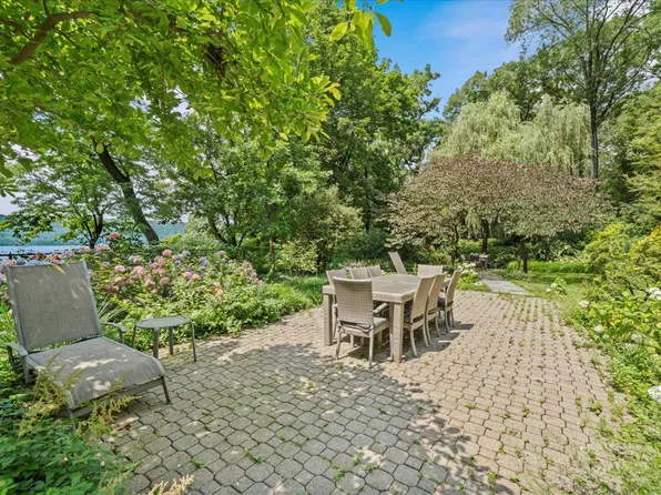 2727 Palisade Avenue image 21 of 22