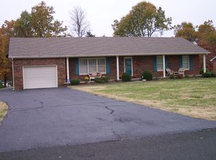 201 Circle Dr, Benton, KY 42025