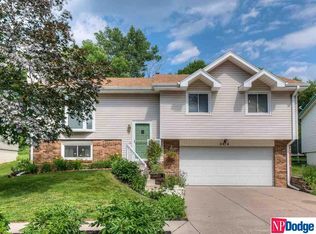 2416 Arlington Pl, Bellevue, NE 68123