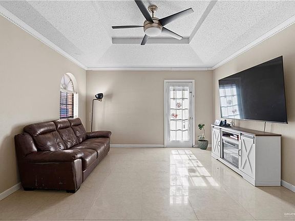 5th image of 4101 Esperanza Ave