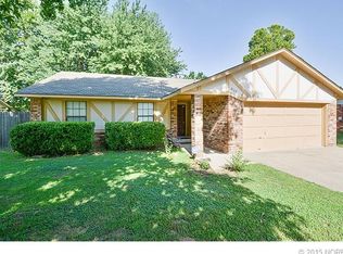 8102 S Date Pl, Broken Arrow, OK 74011