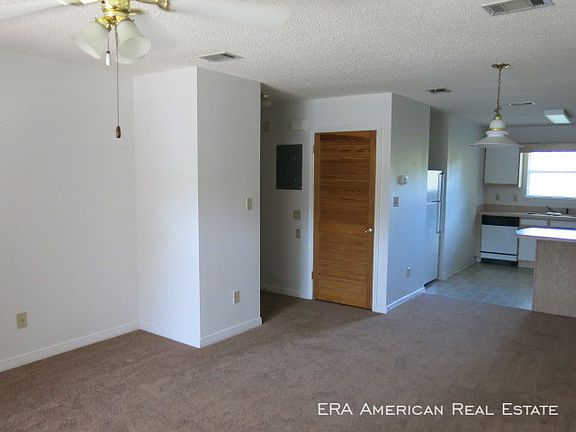 5th image of 915 Canopy Ln APT 3