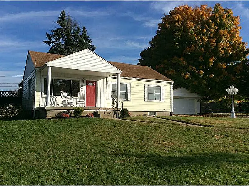 1009 Meadow Ln photo 1