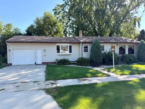 648 13th St SW, Huron, SD 57350