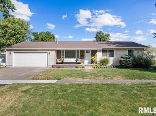 407 E Illinois St, Cambridge, IL 61238