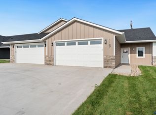 1107 S Foss Ave, Sioux Falls, SD 57110