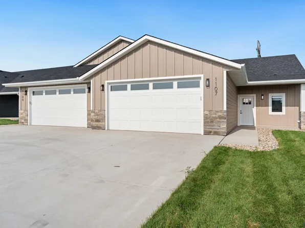 1107 S Foss Ave, Sioux Falls, SD 57110