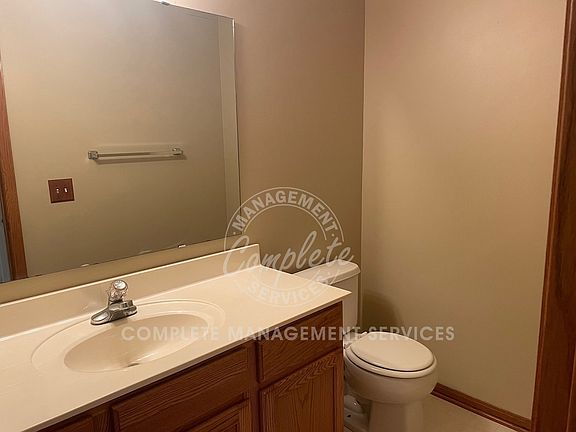 4th image of 17389 Glacier Way