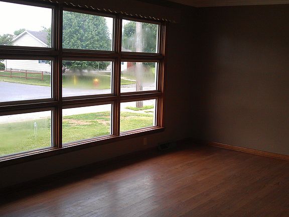 Gorgeous windows with lots if light 