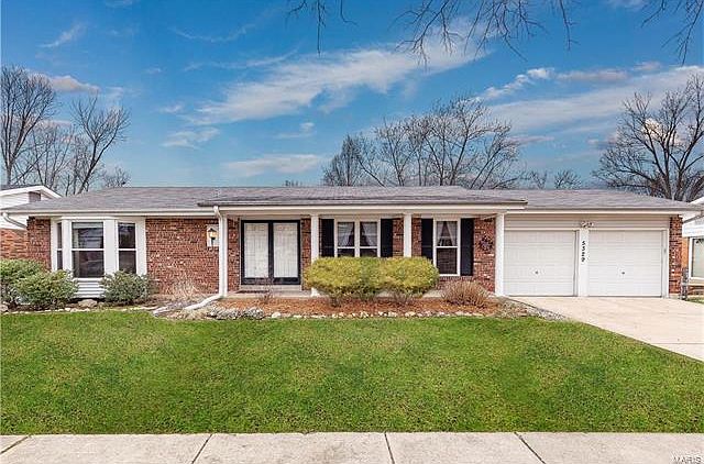 1st image of 5329 Kings Park Dr