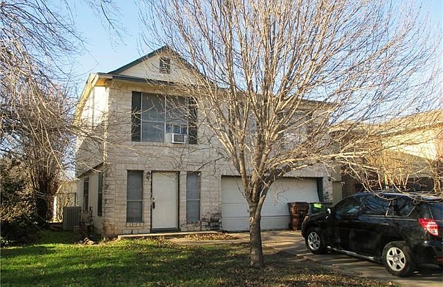 Large 4 bedroom home with fantastic floor plan.