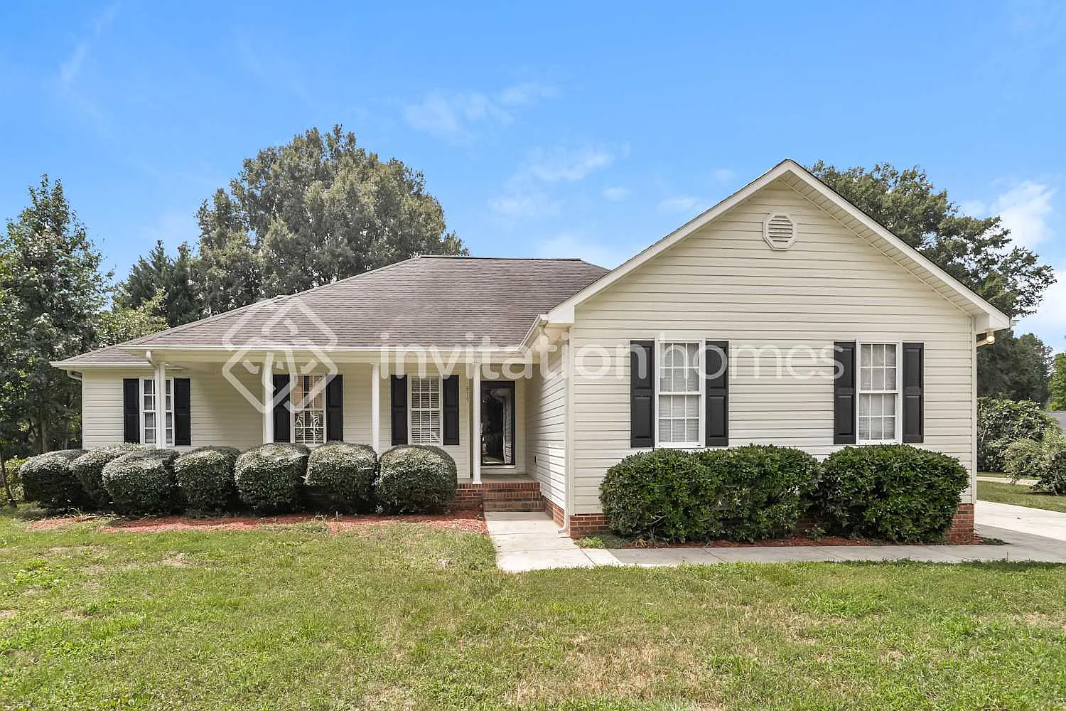 819 Self St Cherryville, NC 28021 — Photo 1