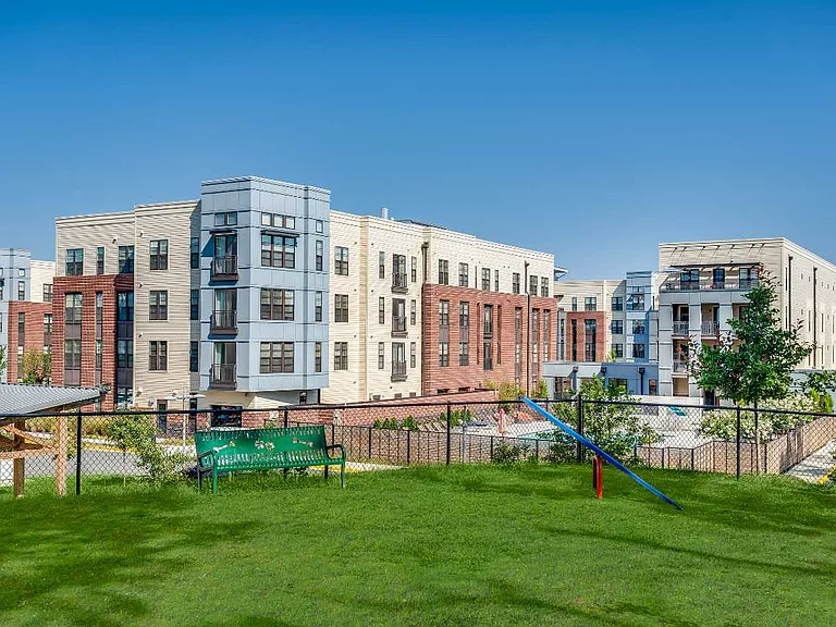 Lerner Windmill Parc — Photo 15