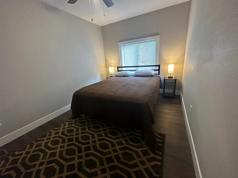 3 bed, 1.0 bath, 1000 sqft, $1,850 — Photo 19