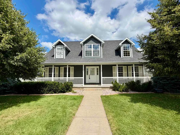 5817 O Avenue Pl, Kearney, NE 68847