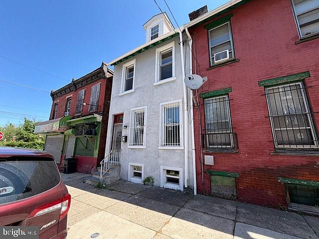 1st image of 617 N 38th St