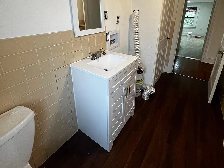 119 W Maple Ave #3 — Photo 5