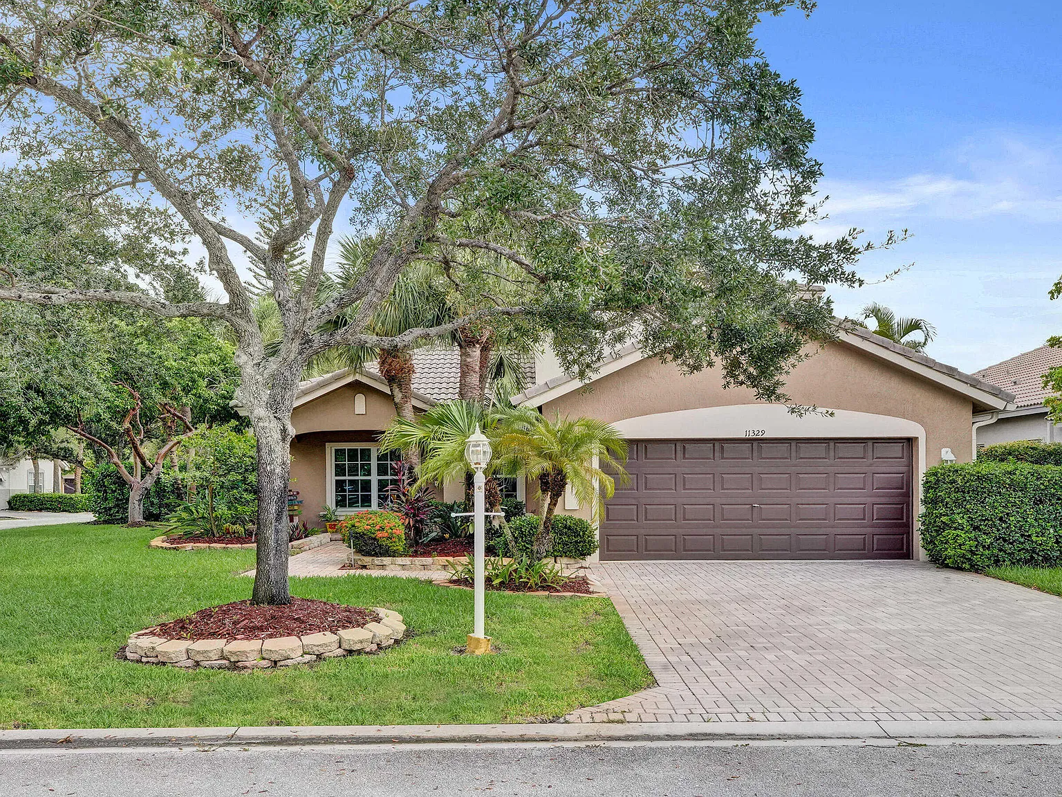 4 bed, 3.0 bath, 2756 sqft, $6,500 — Photo 1