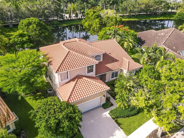 140 Montclaire Dr, Weston, FL 33326