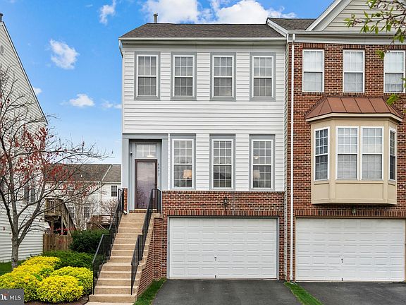 3rd image of 6813 Oregano Ln