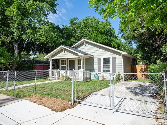 2nd image of 2405 N Elmendorf