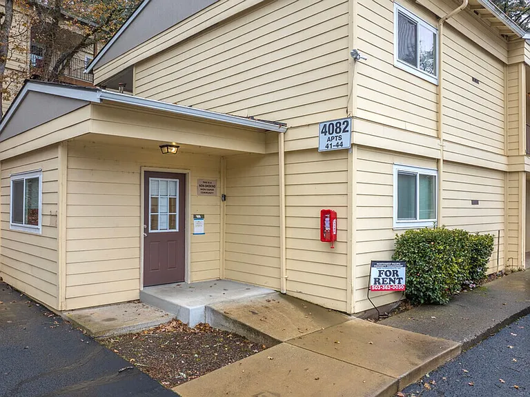 Brooktree Apartments — Photo 11
