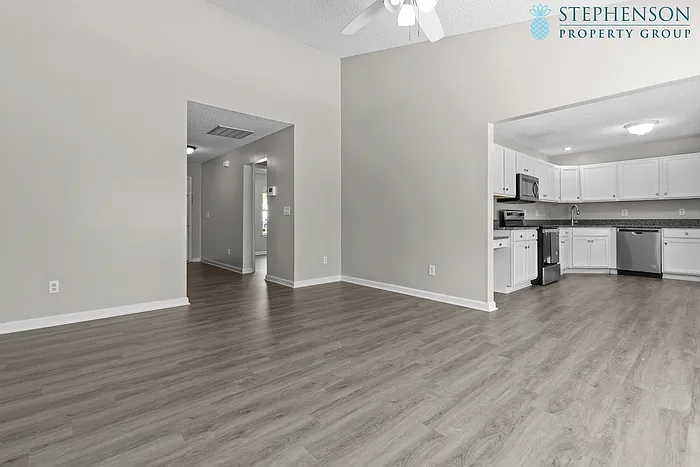 128 Pennbrook Ln — Photo 4