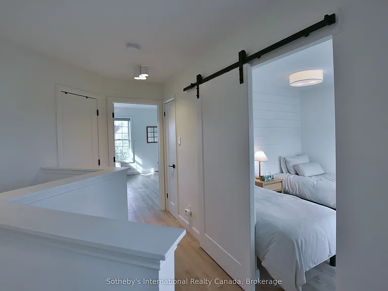 150 Victoria St S #103 — Photo 13