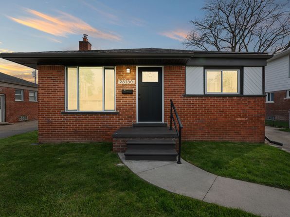 23130 Beverly St, Saint Clair Shores, MI 48082