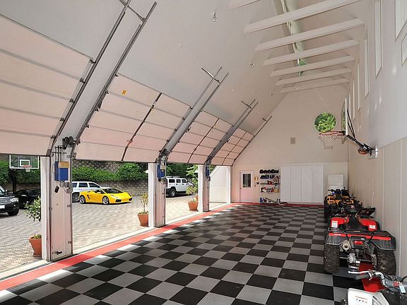 4 Car Garage/Half Court