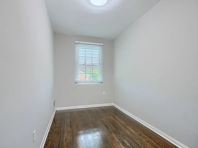 7842 Saint Boniface Ln — Photo 28