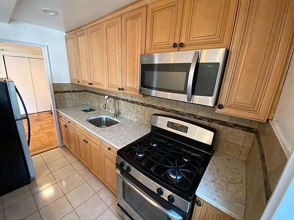 5th image of 126 Franklin Ave APT 4C
