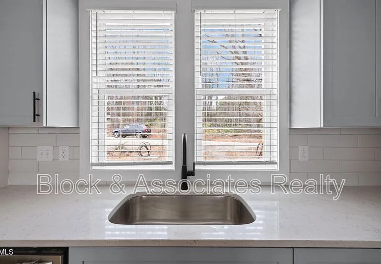 2811 Wilcox Pl #101 — Photo 26