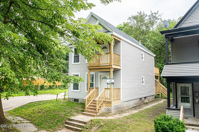 2nd image of 622 Lansing Street