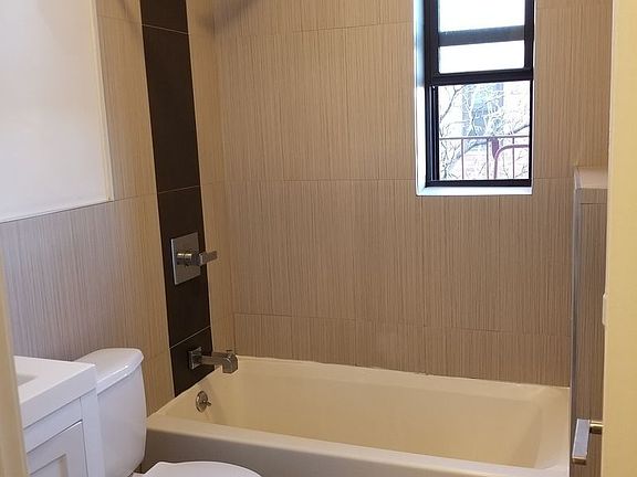 5th image of 75 E 21st St APT 2D