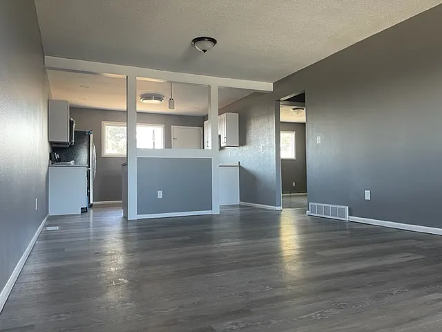 1372 Sweetwater Road - 1 — Photo 2