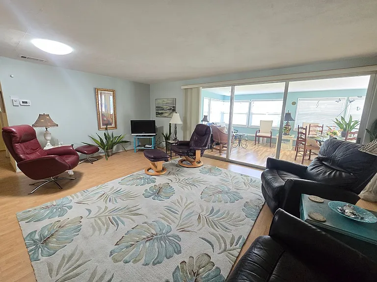 2441 Gulf Gate Dr — Photo 7