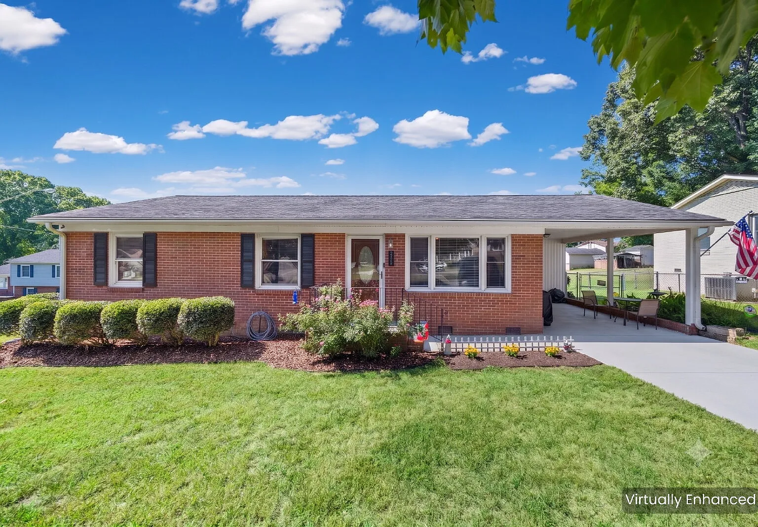 3 bed, 1.5 bath, 1176 sqft, $1,650 — Photo 1