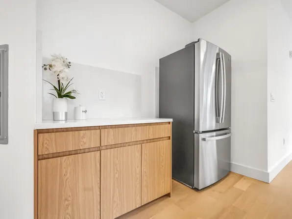 649 38th Street image 12 of 29