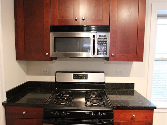 2nd image of 3814 N Sheffield Ave APT 01E