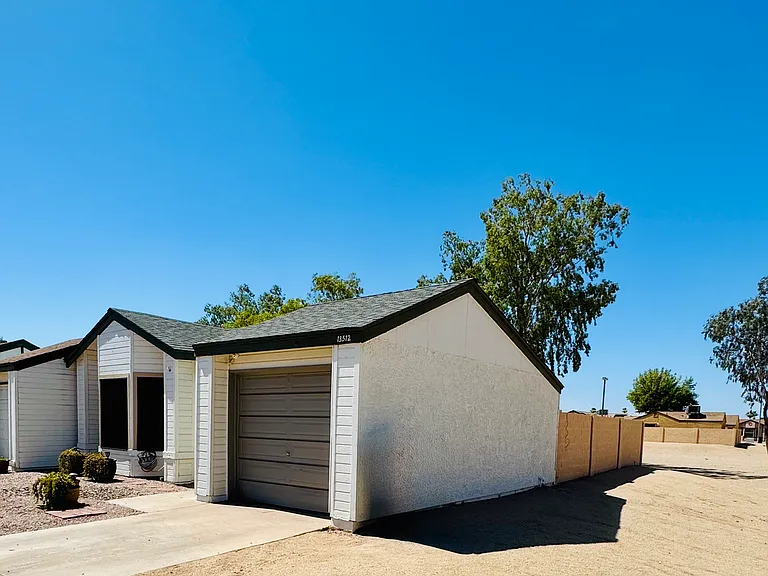 13512 E Butler St — Photo 9